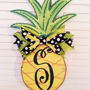 Initial "S" pineapple door hanger with bow